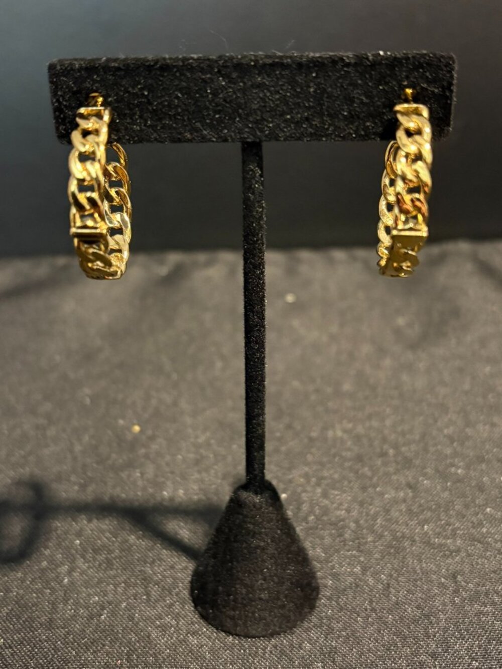 HARLEY DAVIDSON BAR & SHIELD CURB LINK HOOP EARRINGS GOLD TONE
